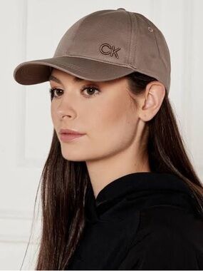 Calvin Klein Monogram Embroidery Baseball Cap in brown OS nwt